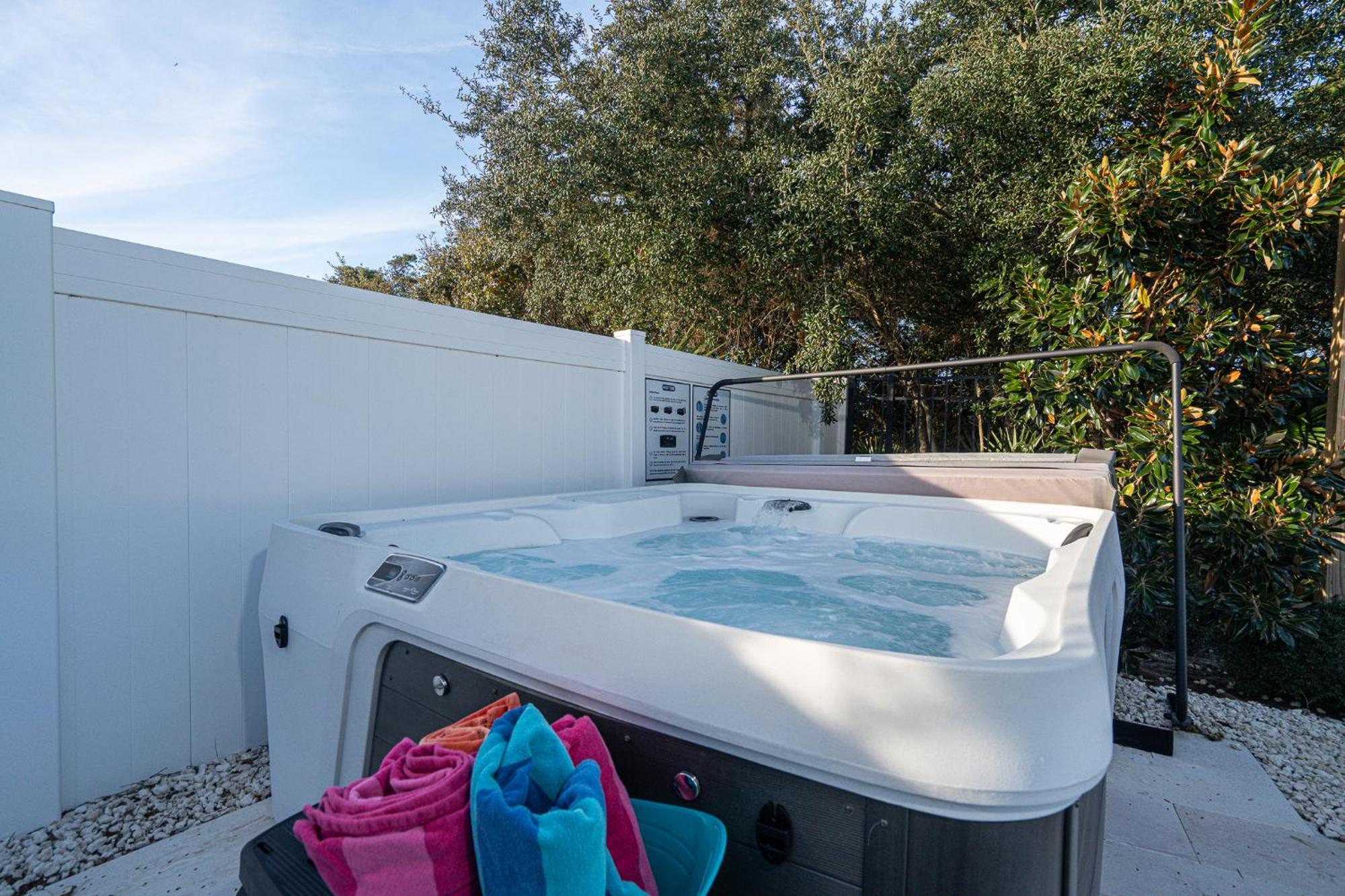 Heated Pool And Golf Cart, Walk To Beach! Best Deal! Destin Exterior foto