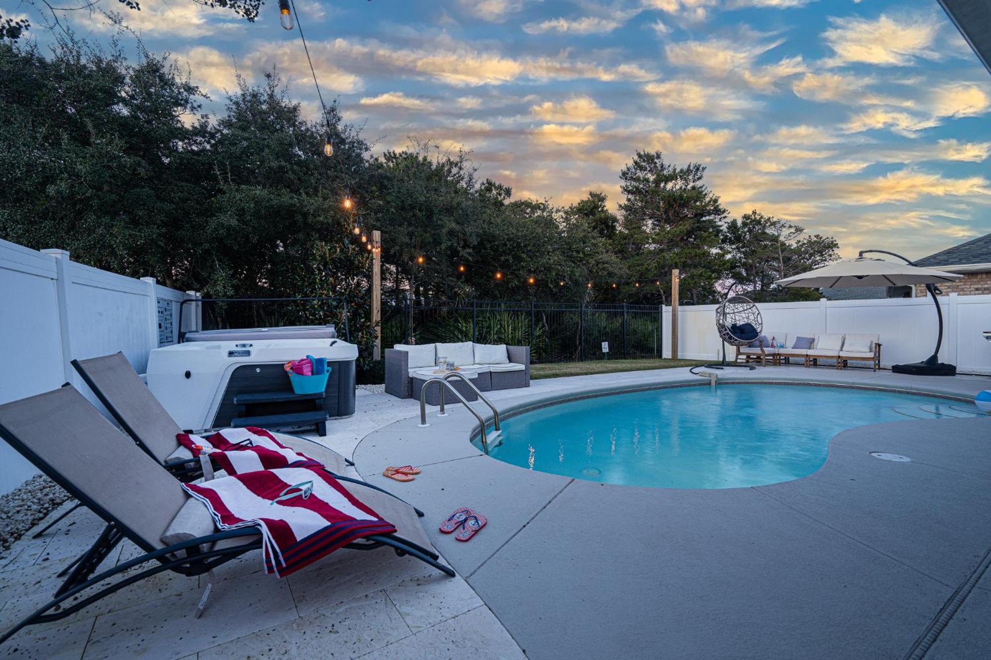 Heated Pool And Golf Cart, Walk To Beach! Best Deal! Destin Exterior foto